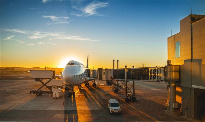 Assessoria Jurídica em M&A e Regulação Aeroportuária